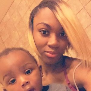 Meet your Posher, Teona